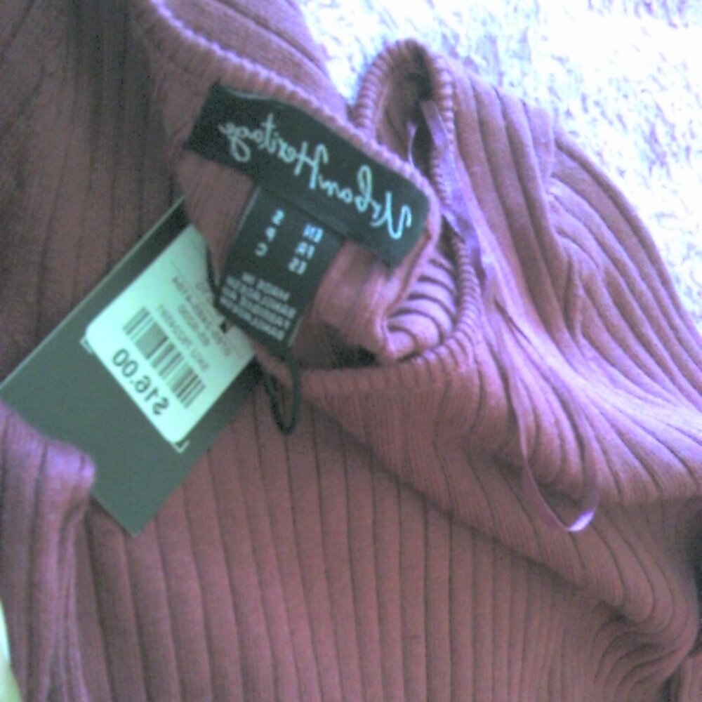 Brand new and unworn pink sweater - Picture 3 of 3
